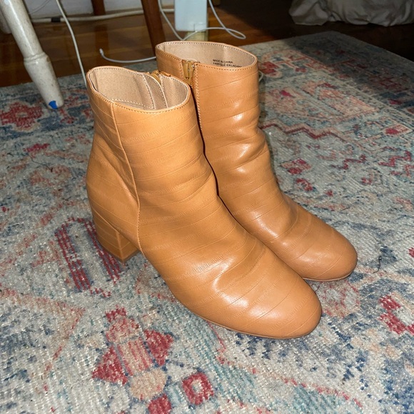 Urban Outfitters Ankle Boots - Picture 4 of 6
